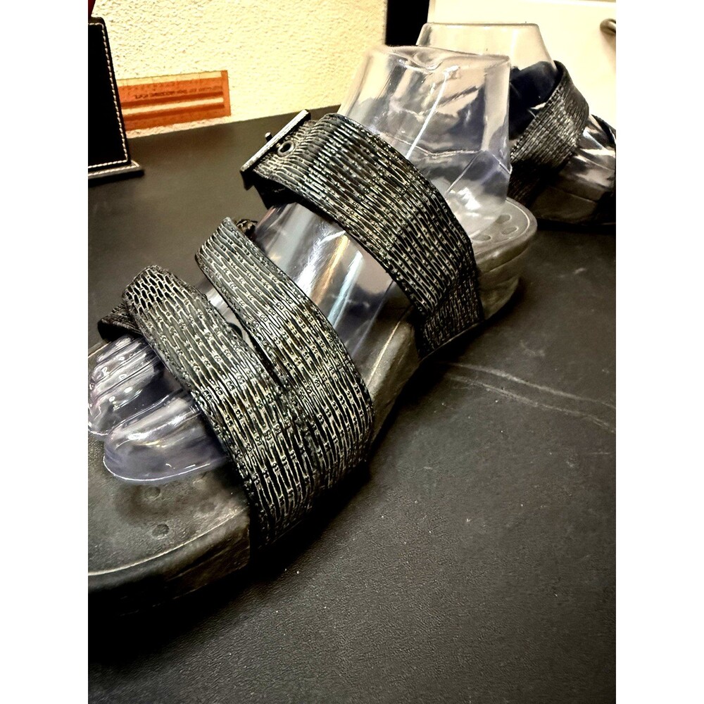 Vionic Women's Lizard Skin Wedge Sandals Size 8 1/2  Black Rio EUC - Picture 5 of 8